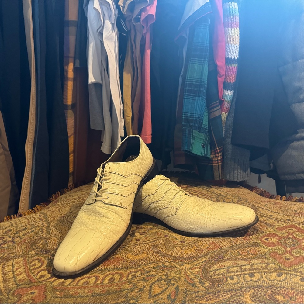 Stacey Adams white dress shoes. Size 11M.